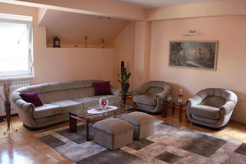 Apartments Skopje Downtown Bagian luar foto