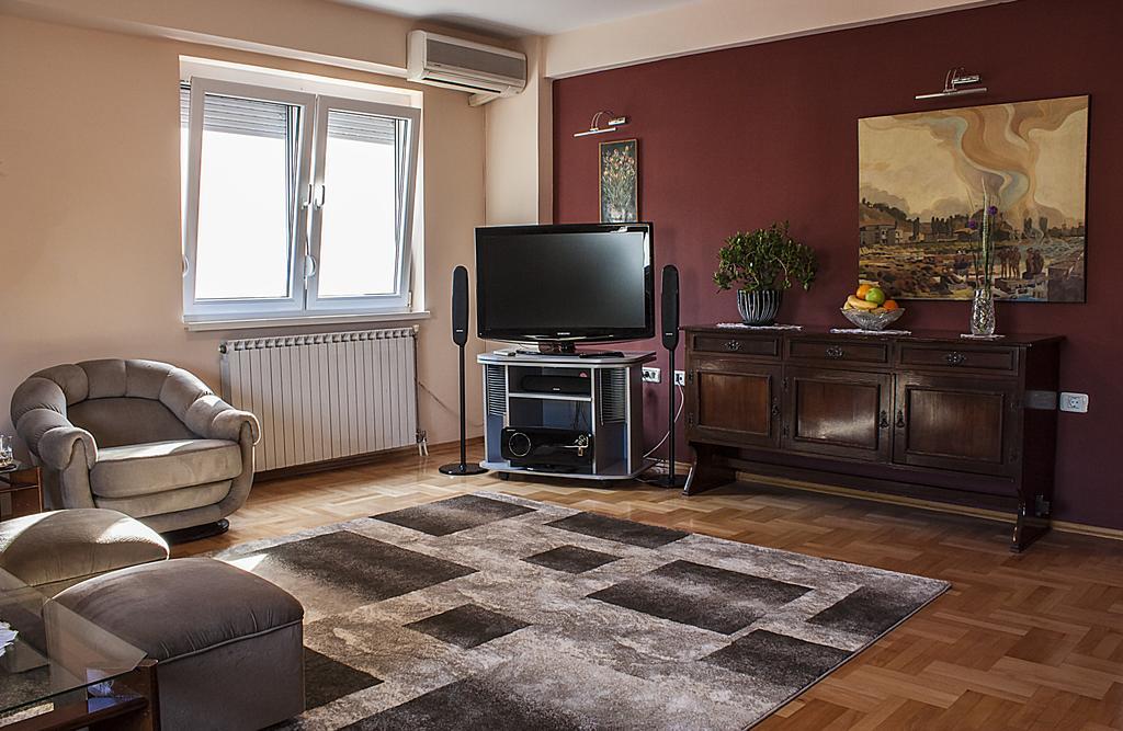 Apartments Skopje Downtown Bagian luar foto